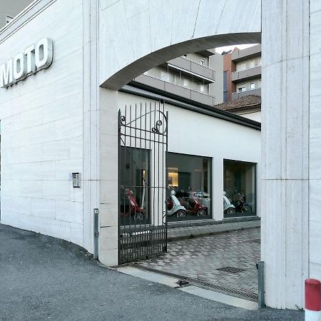 Appartamento Aida - Near The Center With Private Parking E Ac Como Bagian luar foto