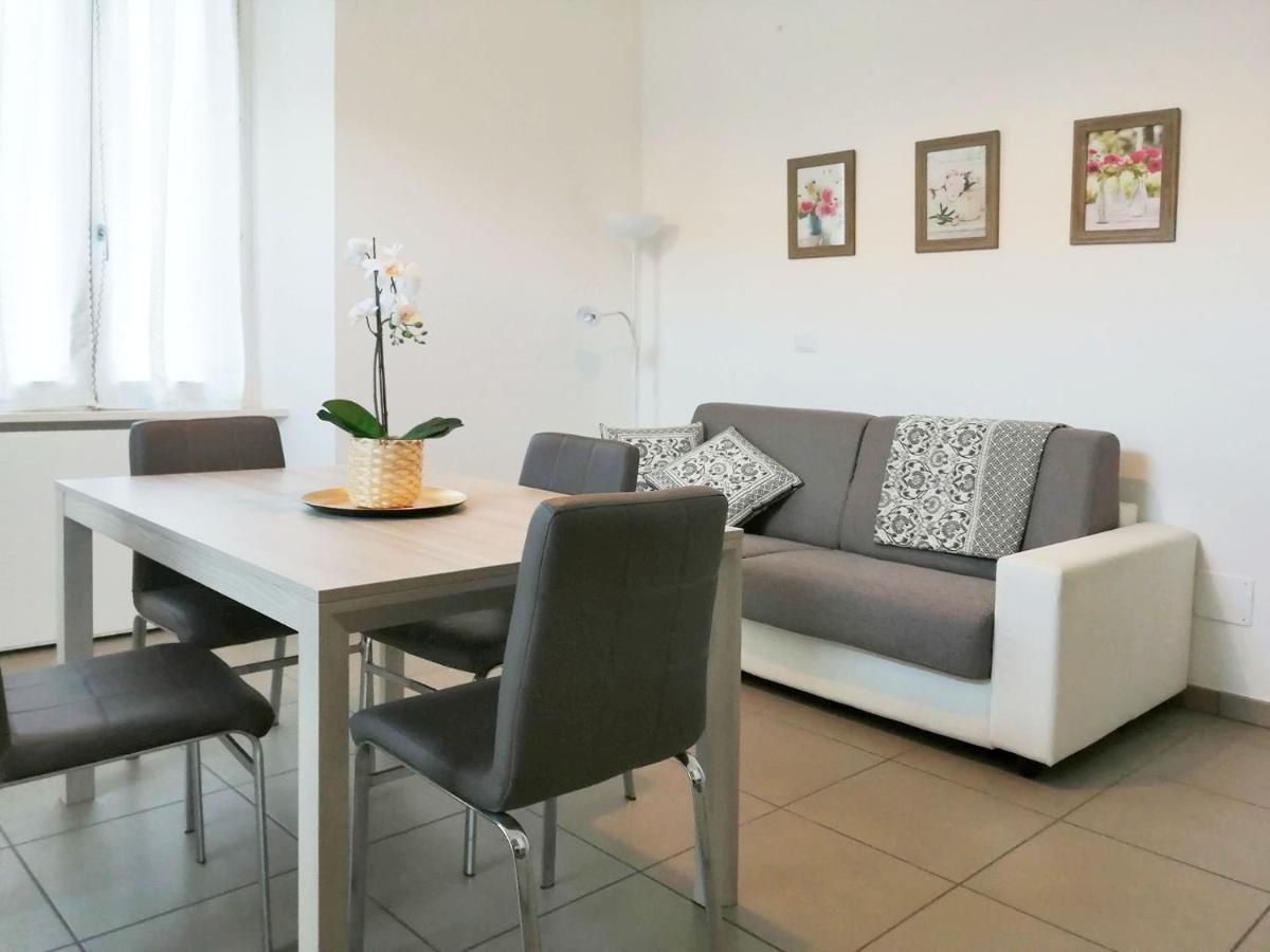 Appartamento Aida - Near The Center With Private Parking E Ac Como Bagian luar foto