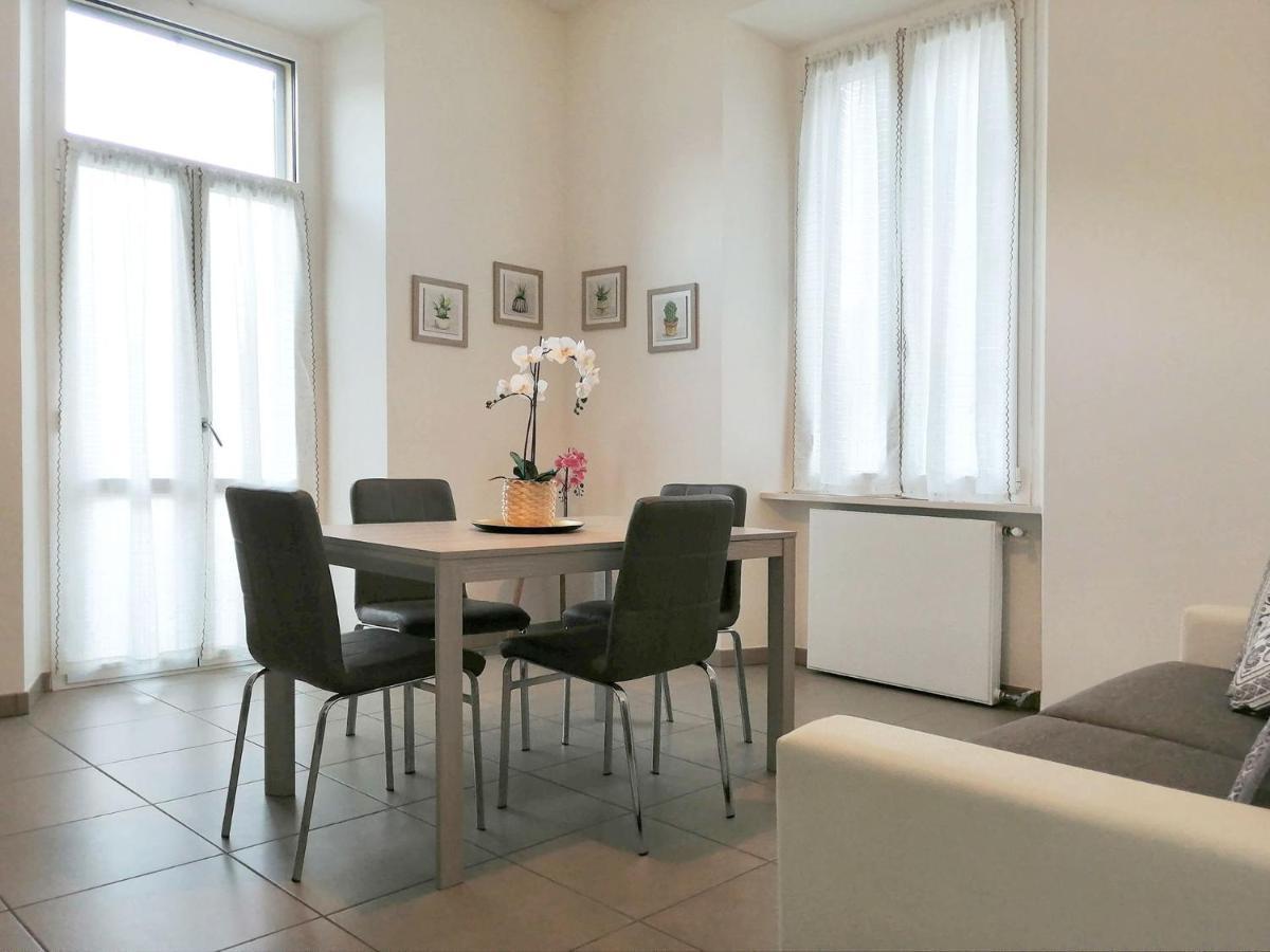 Appartamento Aida - Near The Center With Private Parking E Ac Como Bagian luar foto